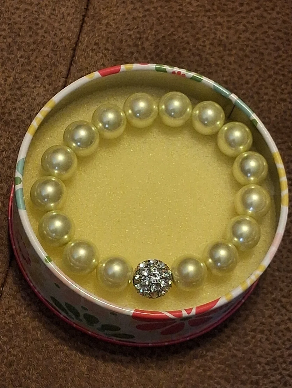 Stella And Dot Elegant Faux Pearl Stretch Bracelet with Rhinestone Bead⅞ Accent